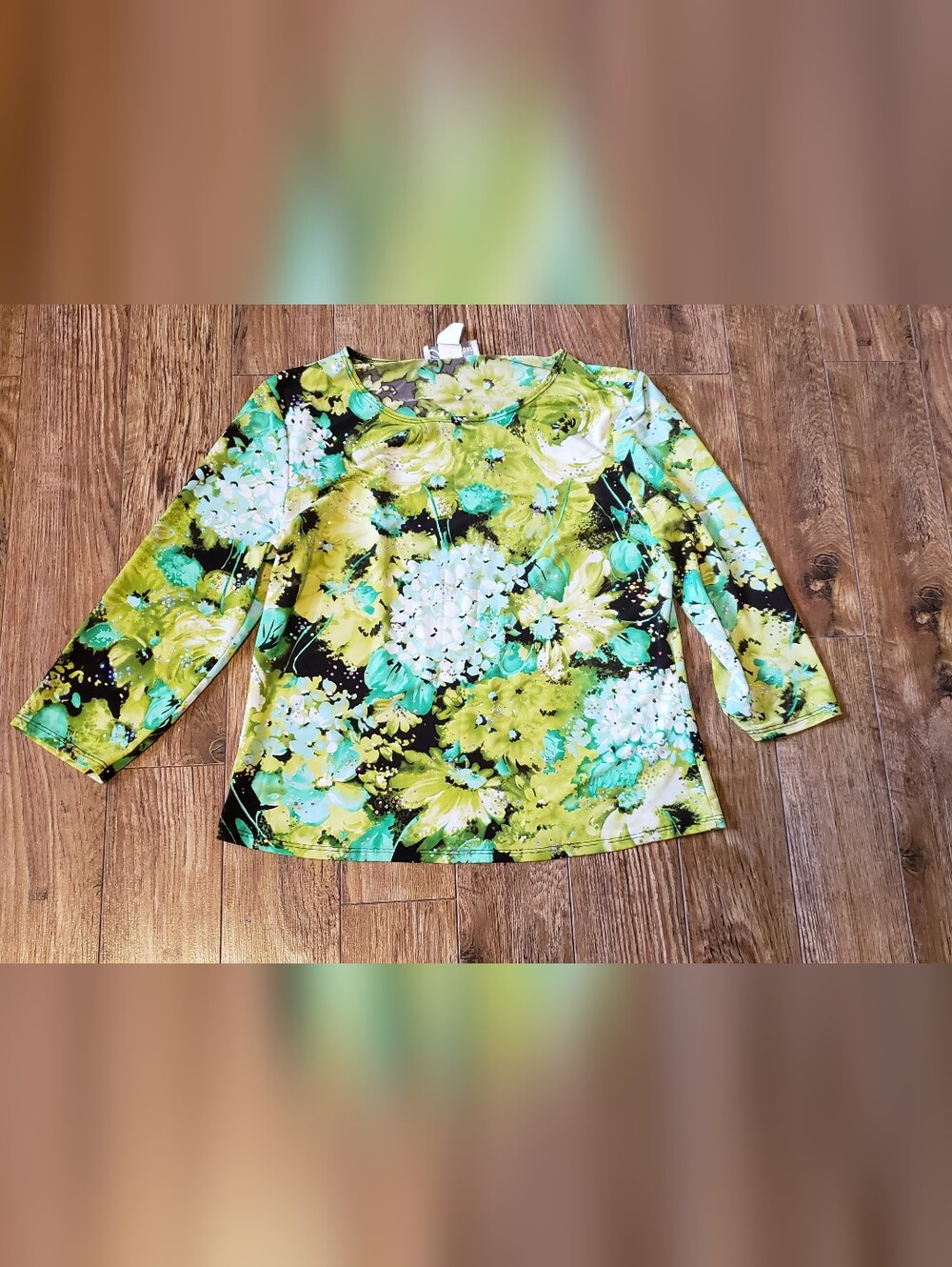 Floral Crewneck 3/4 Sleeve Top in Yellow Green